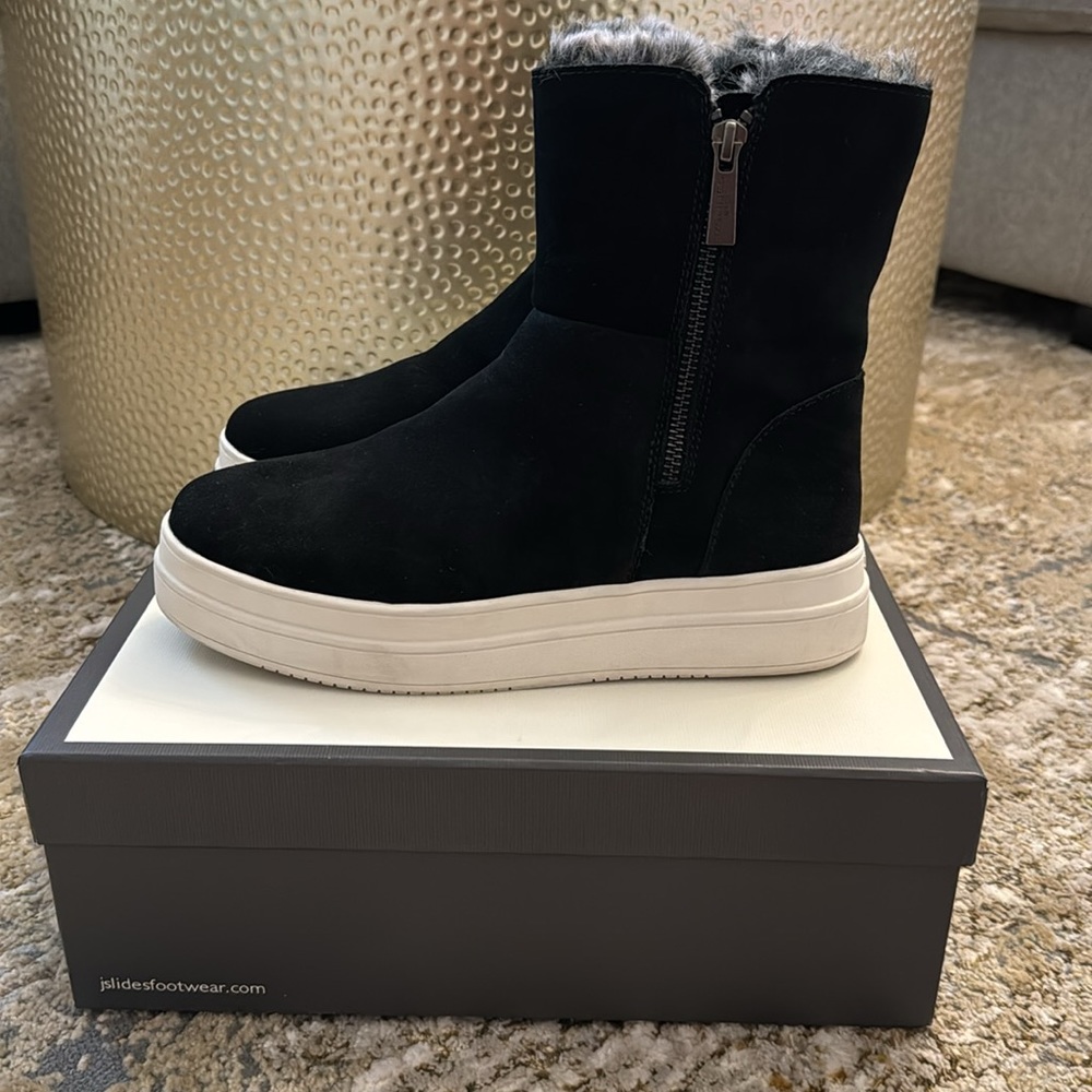 J/Slides NYC Black Boot